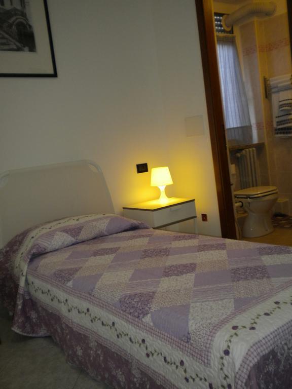Top Suit Uno - Guest House Brugherio Eksteriør bilde